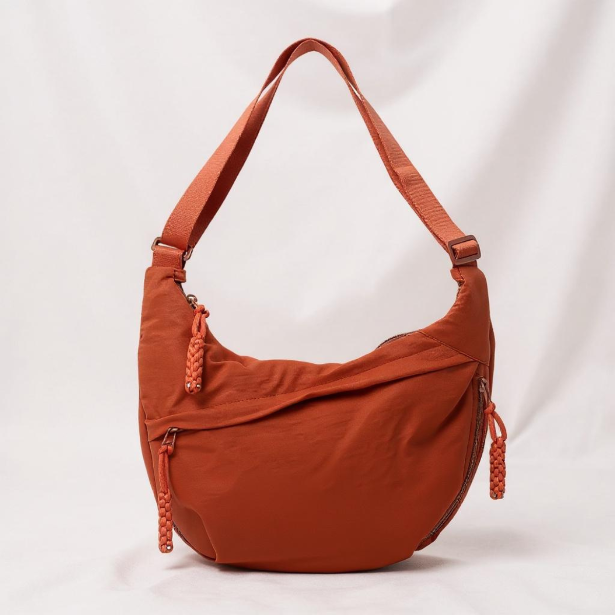Linda | Crescent Shoulder Bag
