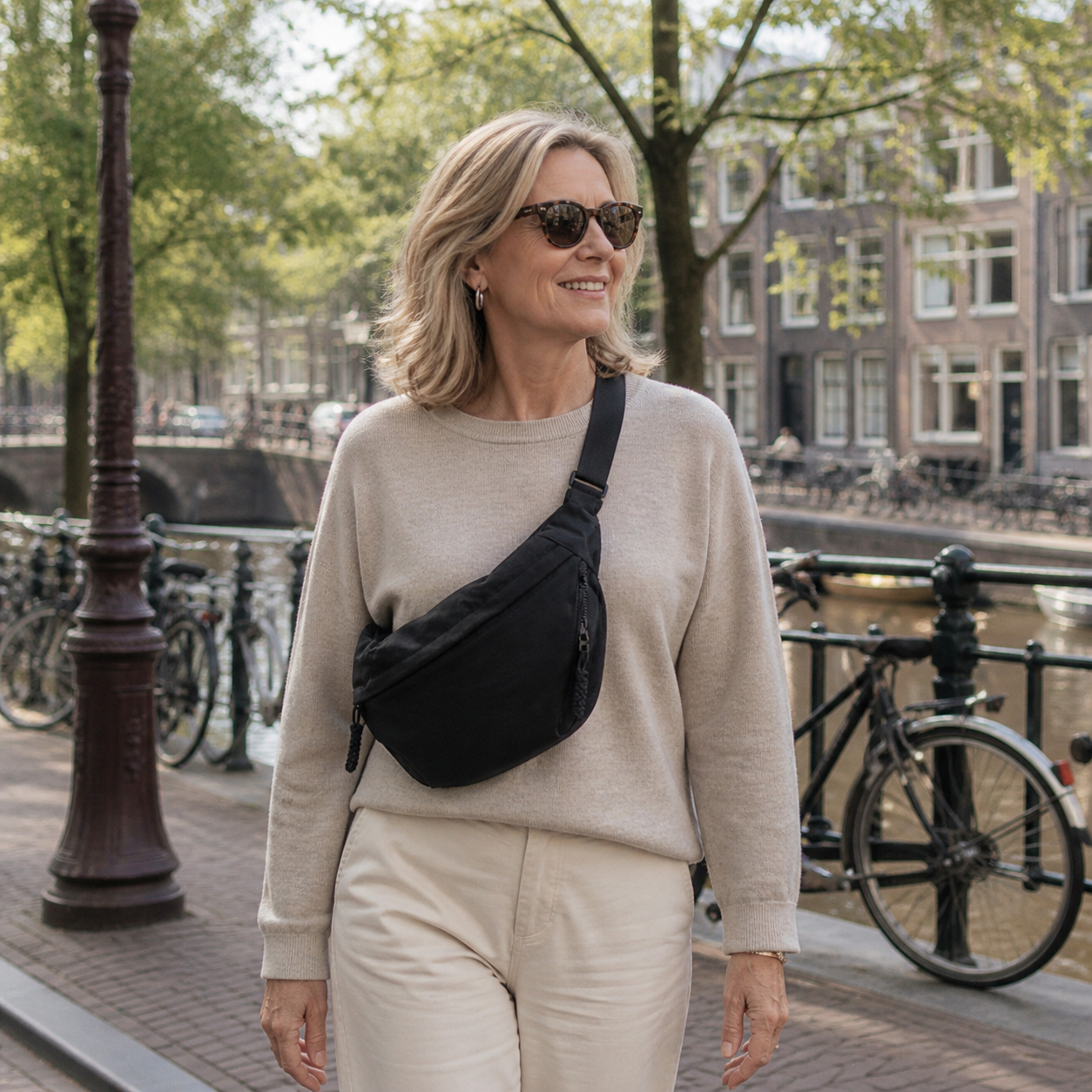 Linda | Crescent Shoulder Bag